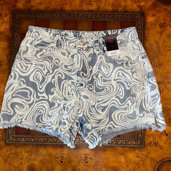 No Boundaries Pants - Shorts Midi High Rise Juniors size 9 Raw Hem multicolor two tone blue NWT